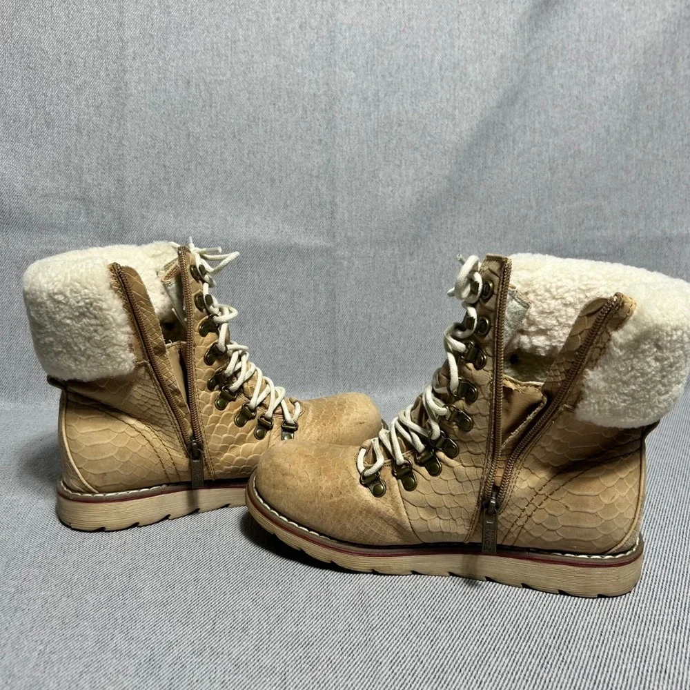 Royal Canadian Womens Leather Embossed Scales Winter Boots Tan 7.5